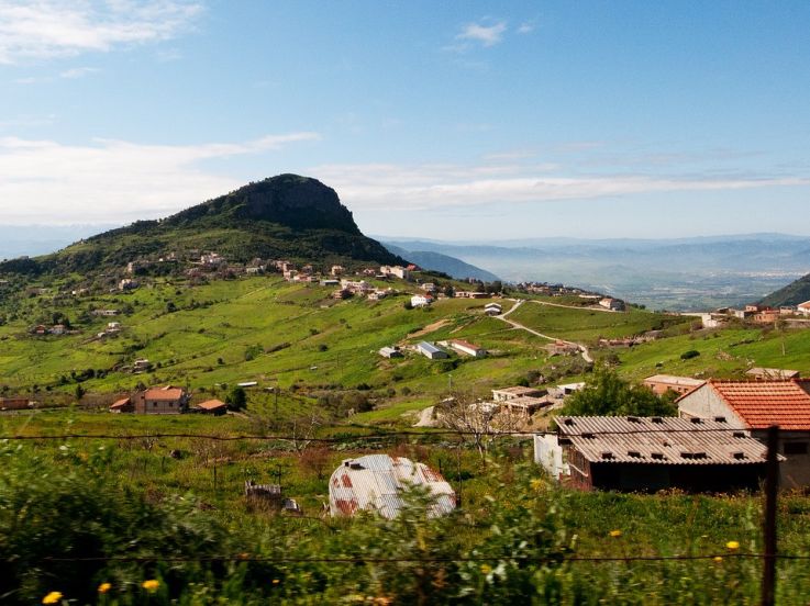 Covid : en Algérie, nouvelles restrictions sanitaires et couvre-feu étendu face au variant Delta 