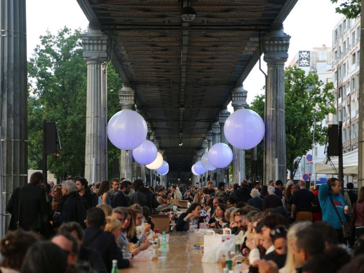 Le Grand Banquet du 13e de retour sous le viaduc du métro à Paris