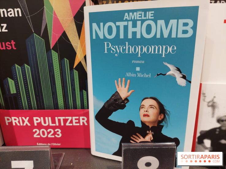 Amélie Nothomb en rencontre et dédicace à la Fnac Montparnasse à Paris