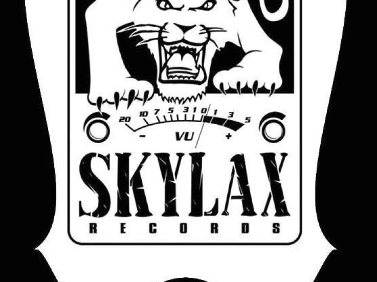 Chez moune with skylax all night long