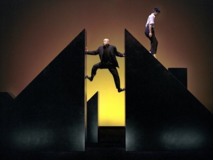 Les Sept Planches de la ruse au 104 : danse, cirque et théâtre