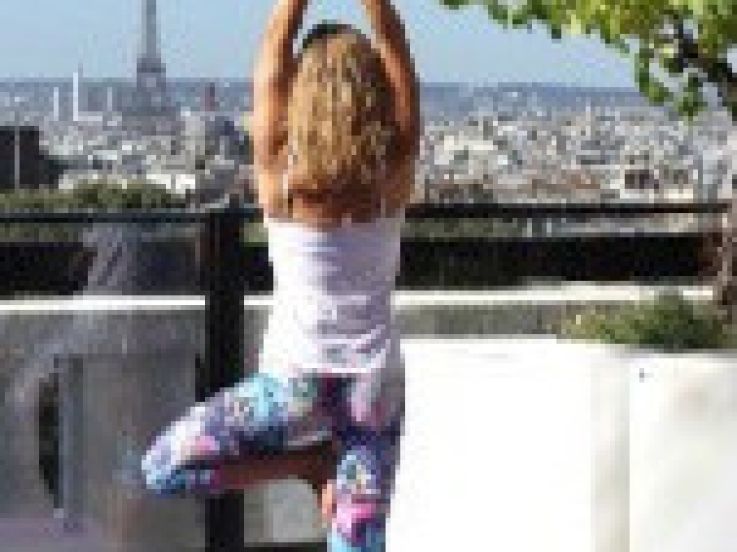 Yoga sur le rooftop du Terrass" Hotel