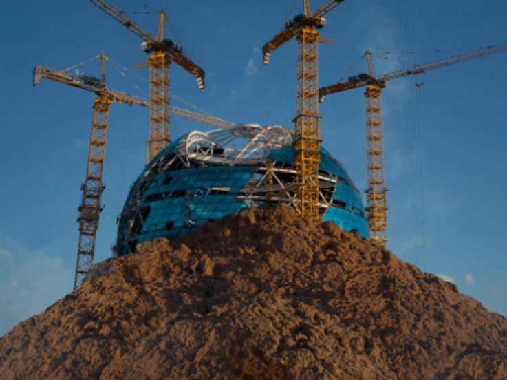 Almagul Menlibayeva, l'installation au Grand Palais