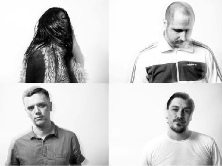 Slowly Rolling Camera en concert