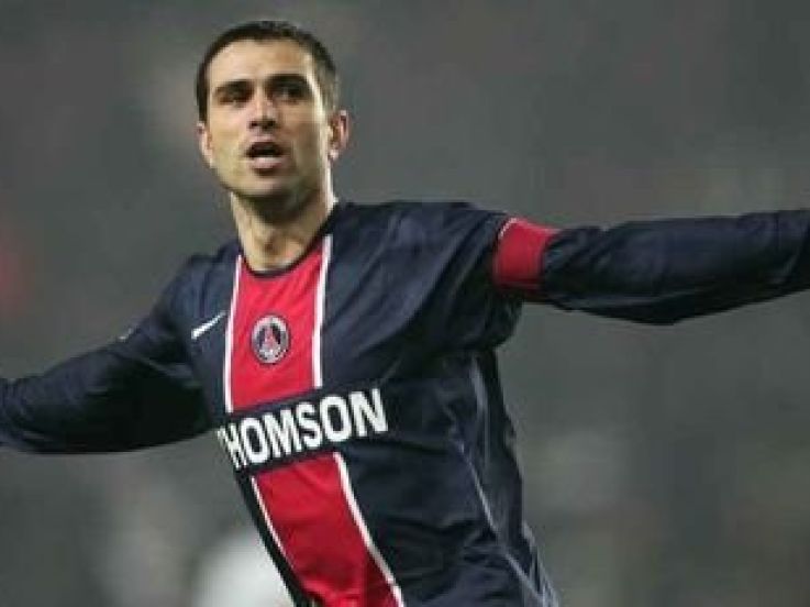 Pauleta - Paris Saint Germain PSG /Lens - 27.11.2005 - L1 - foot football - largeur attitude joie