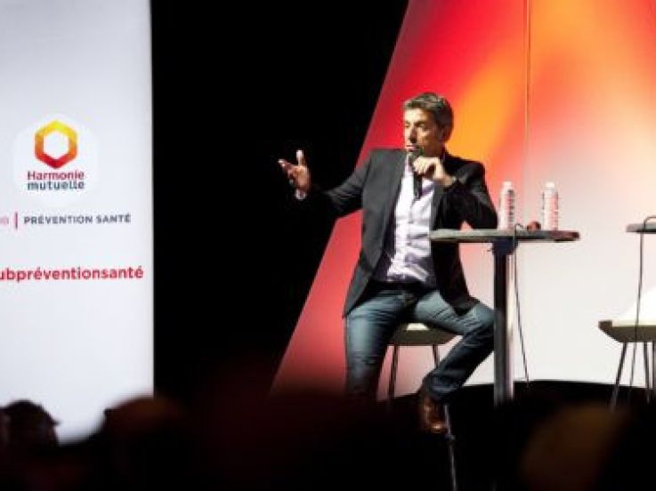 Conférence gratuite "Bien-être et travail" animée par Michel Cymes