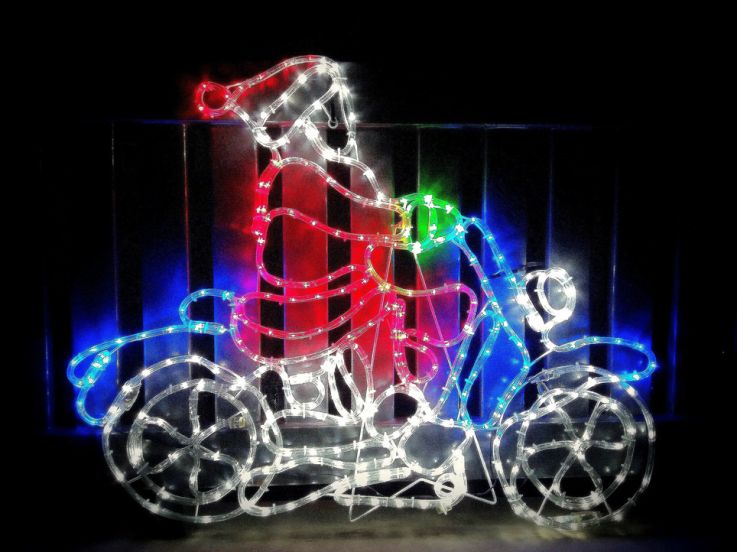 Bon plan : Assistez à la descente du Père Noël lors d'une soirée avec DJ set et feu d'artifice en région parisienne