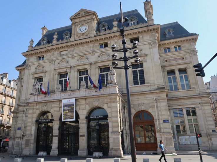 Nuit Blanche 2026 : un parcours ludique et artiste en famille à la mairie du 18e arrondissement