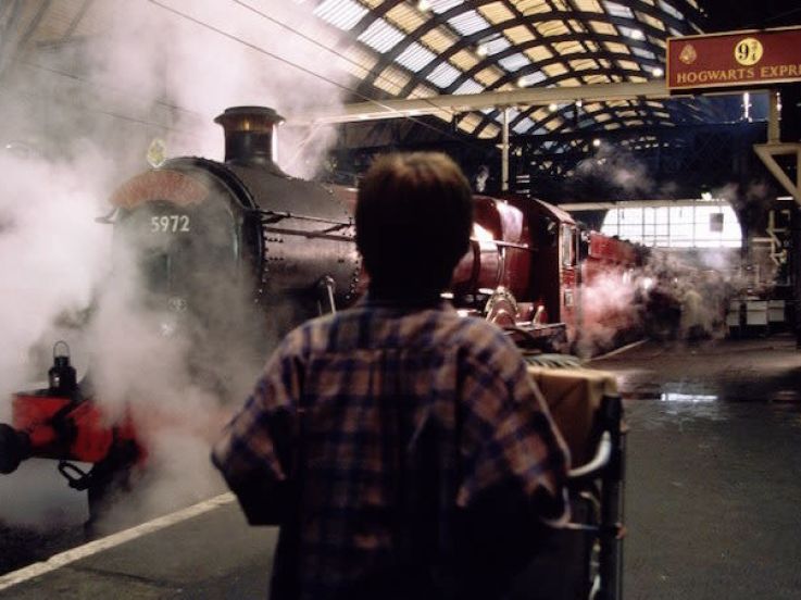 Retour à Poudlard célébré à Paris : Grimpez à bord du Magicobus !