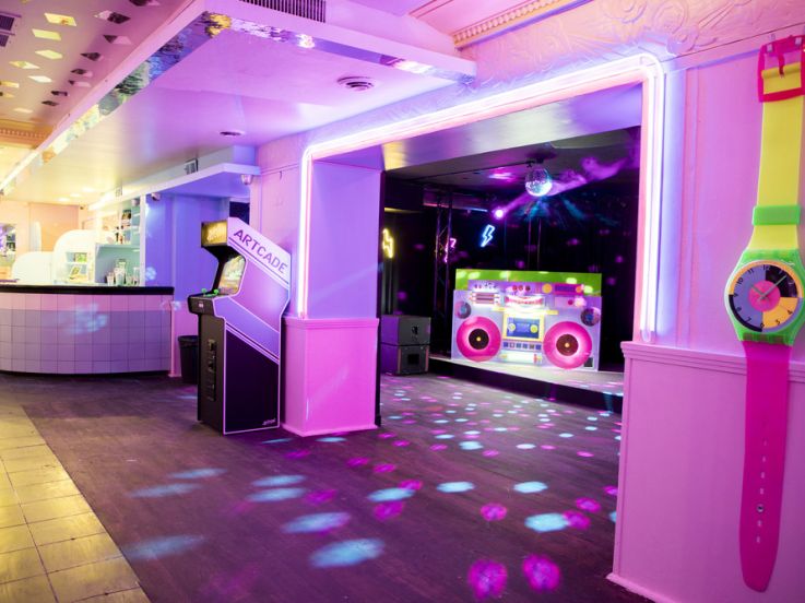 Le 3615 bar lance sa croisière old school avec dancefloor en mode années 80 à 2009