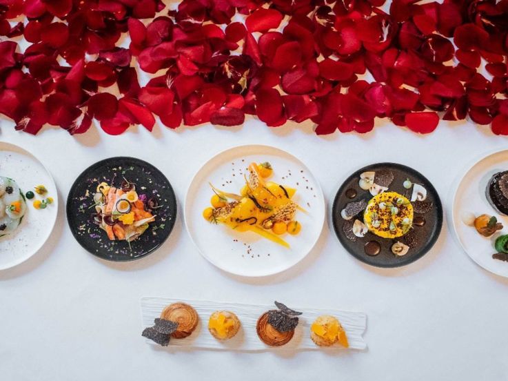 Saint Valentin 2021 à Paris : le menu de dîner romantique à emporter du Peninsula