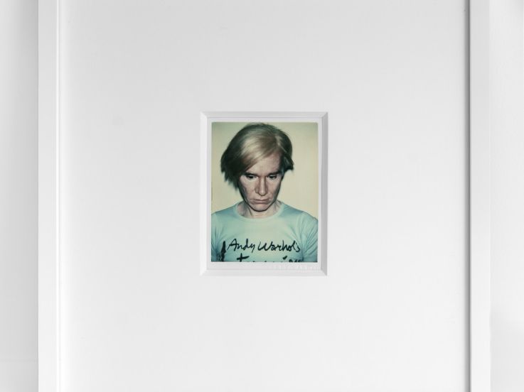 Une exposition Andy Warhol dans une galerie d'art à Paris