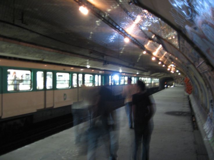 Le restaurant et food court dans une station fantôme à Paris, ce n'est pas pour tout de suite