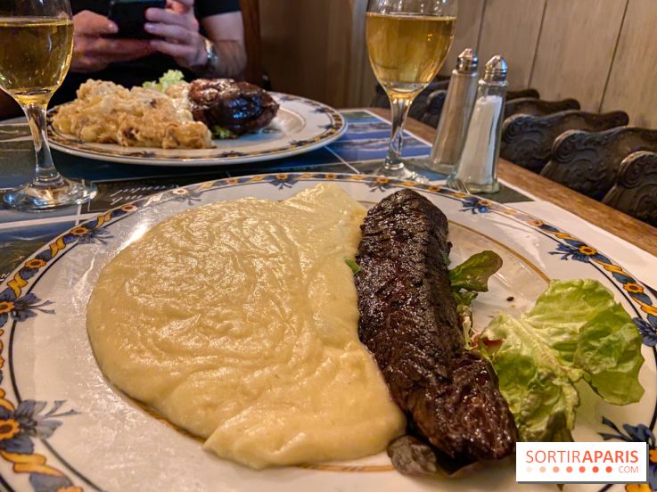 Restaurant Le Plomb du Cantal : l'institution auvergnate où aligot et truffade sont à l'honneur