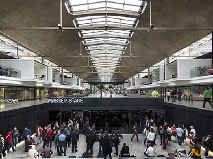Connexions : l'expo interactive de Facebook à Station F 