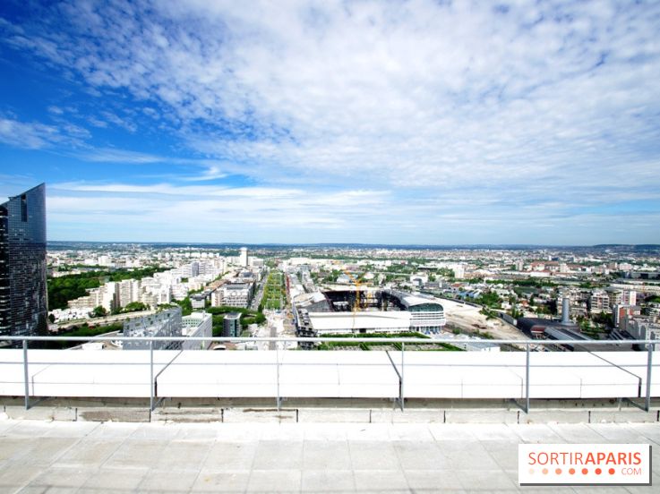 Réouverture du toit de la Grande Arche de La Défense