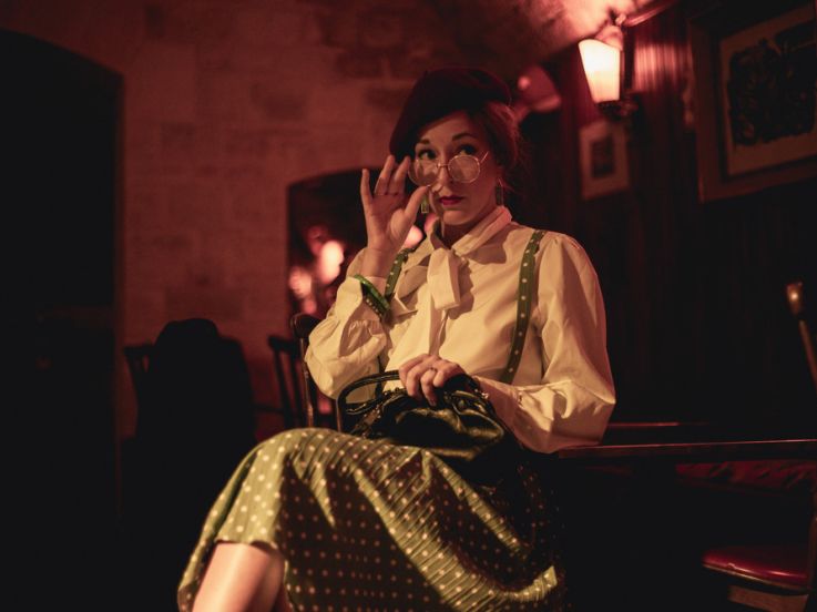 Cabaret Rive Gauche : l'expérience immersive qui vous fait discuter avec Barbara et Boris Vian