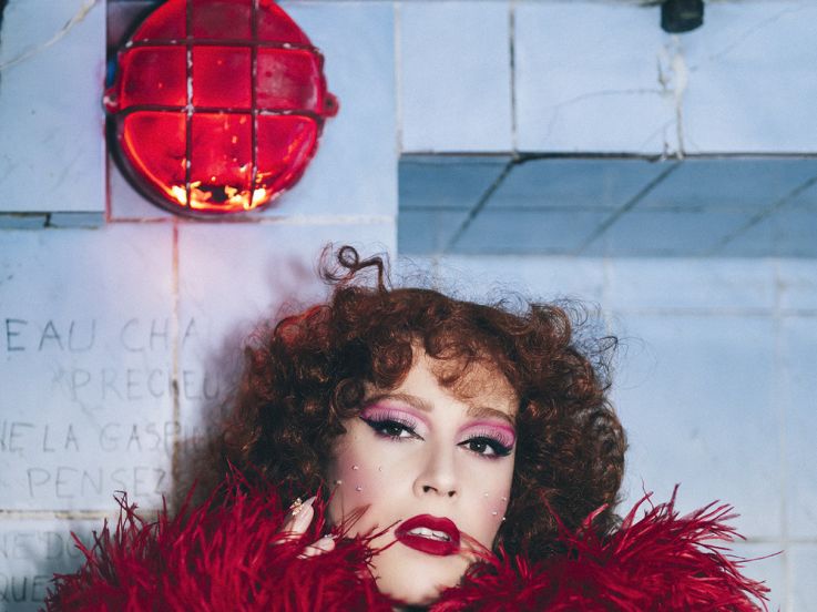 Les Meneuses : la revue qui revisite le cabaret au Théâtre Les Étoiles