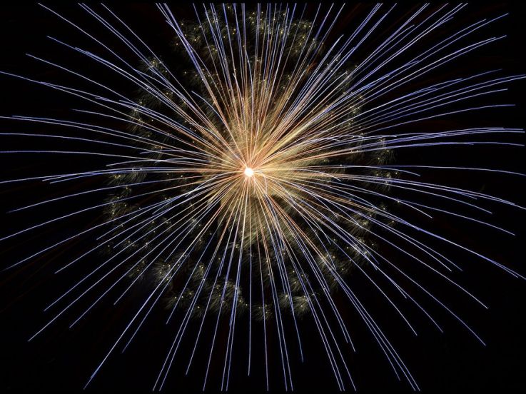 Feu d'artifice du 14 juillet 2019 à Montigny-le-Bretonneux (78)