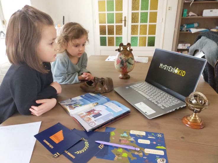 Mysterio Box, l'escape game éducatif à la maison qui transforme vos enfants en agents secrets