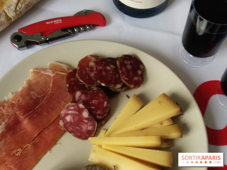 Planche + bouteille Le P'tit Pinard