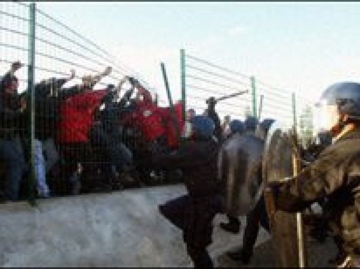 Prison ferme pour huit supporters