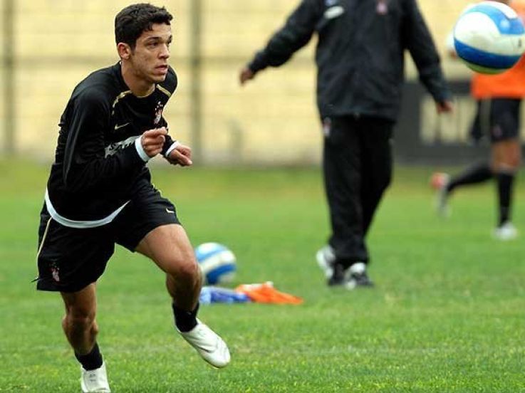 Everton Santos buteur