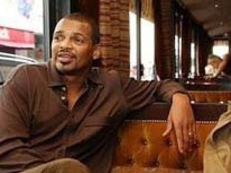 Lama dément des contacts