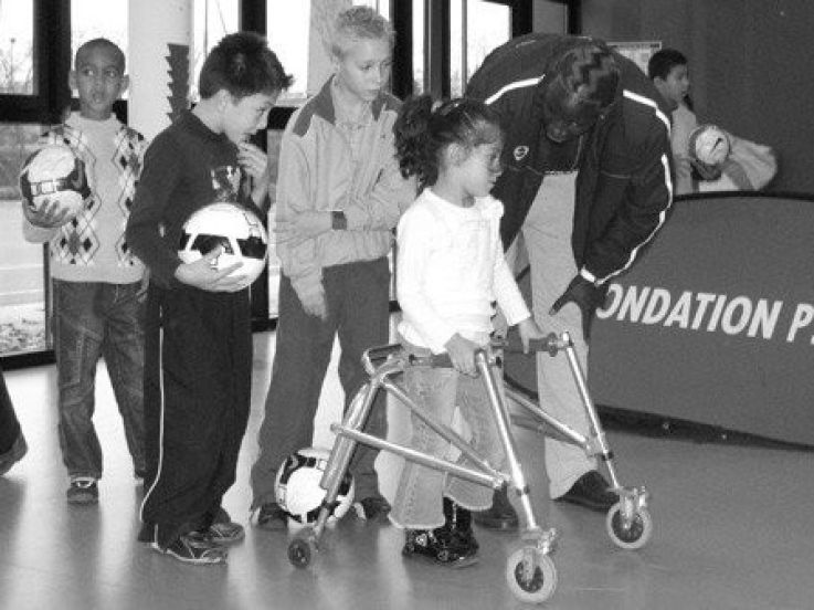 Le PSG rencontre de jeunes handicapés