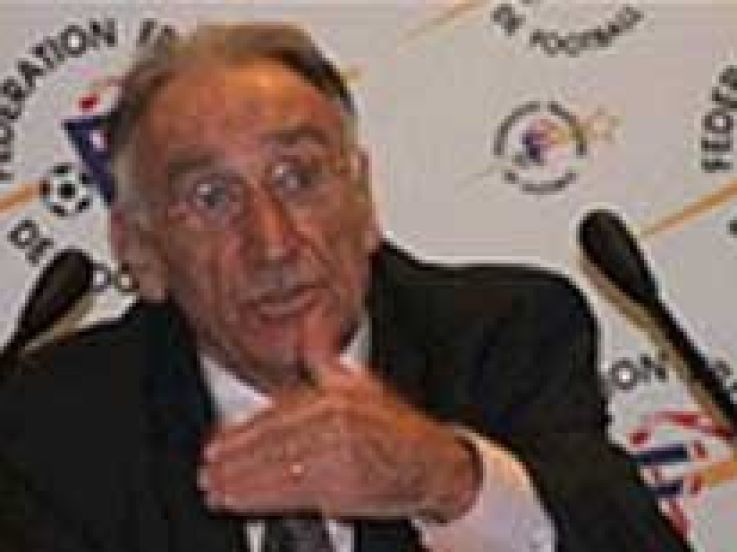 L'affaire de la banderole revient sur le tapis