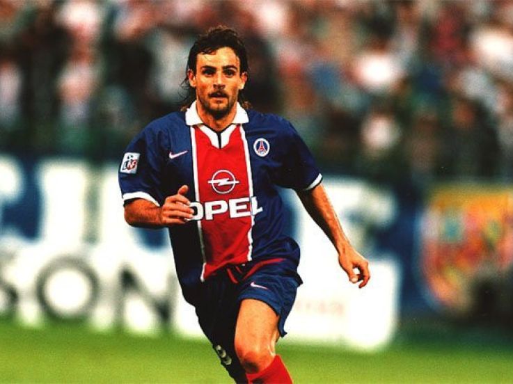 Simone donne l'avantage à Paris