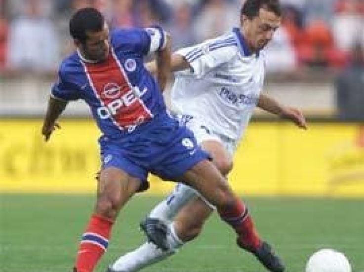 Luis Fernandez recrute Ali Benarbia.