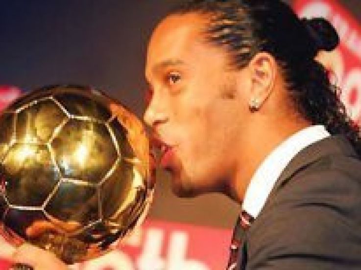 Ronaldinho n'oublie pas Paris