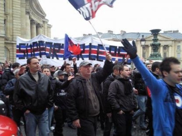 Les supporters manifestent à Paris !