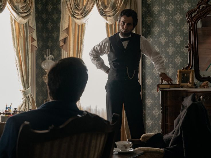 "Manhunt" : la traque haletante de John Wilkes Booth, assassin d'Abraham Lincoln, sur Apple TV+