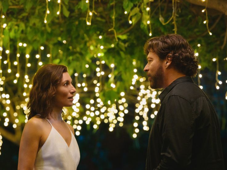 Si je tombe : Harry Connick Jr. en rock star en déclin dans une nouvelle comédie romantique Netflix