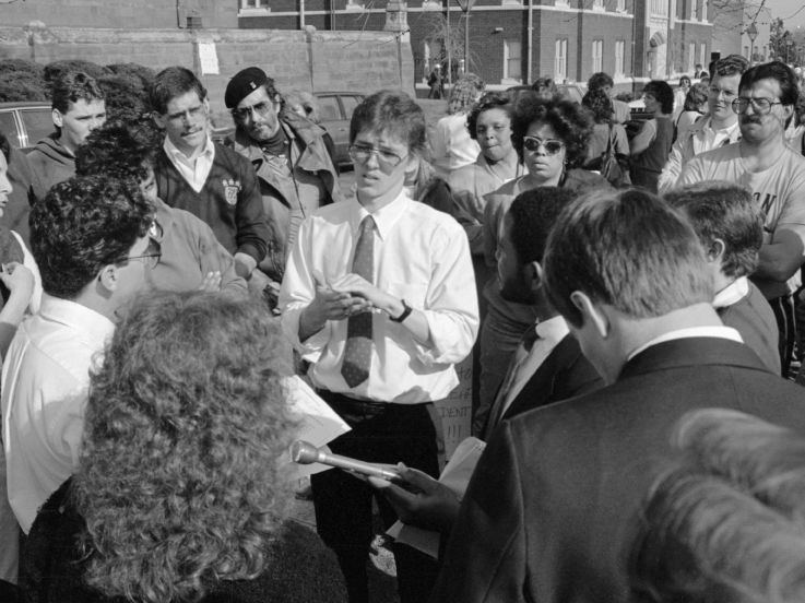 Deaf President Now! : documentaire sur Gallaudet et les droits civiques