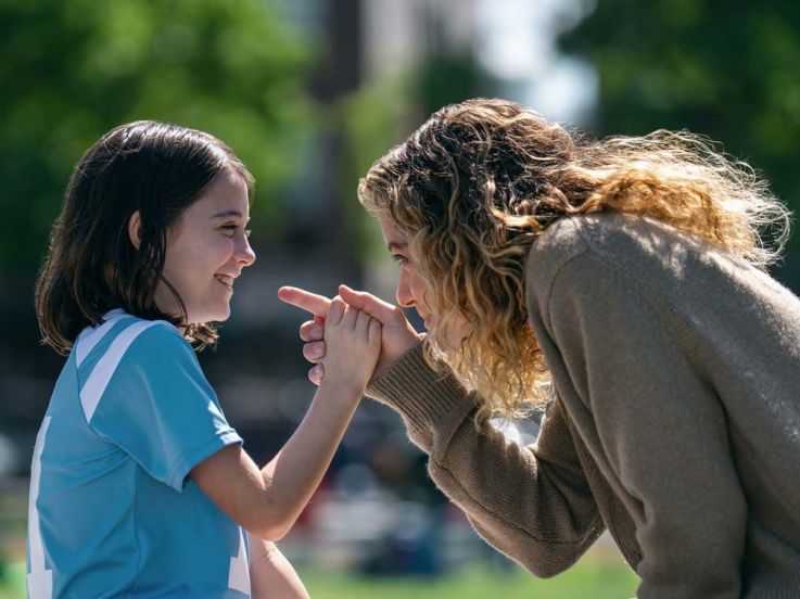 Plaisir Maximum Garanti : Nola Wallace, Tatiana Maslany