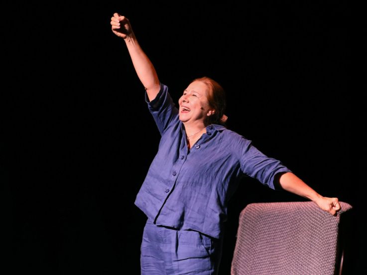 La Valise : Sophie Forte raconte sa famille au Théâtre Essaïon