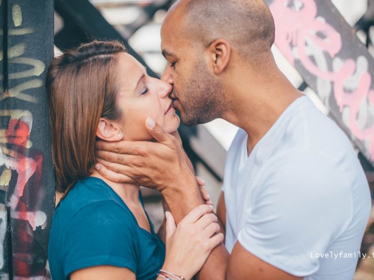 Une séance photo en amoureux dans les rues de Paris