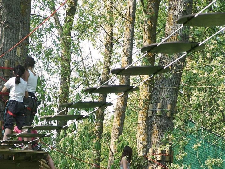 Le parcours accrobranche de la base de loisirs d'Etampes