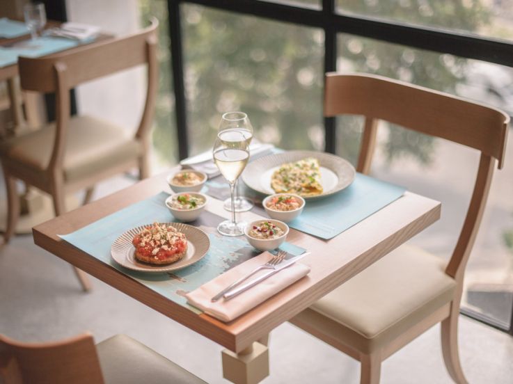 Le Brunch du 14 juillet 2023 chez Laurier pour regarder le défilé en mangeant Grec