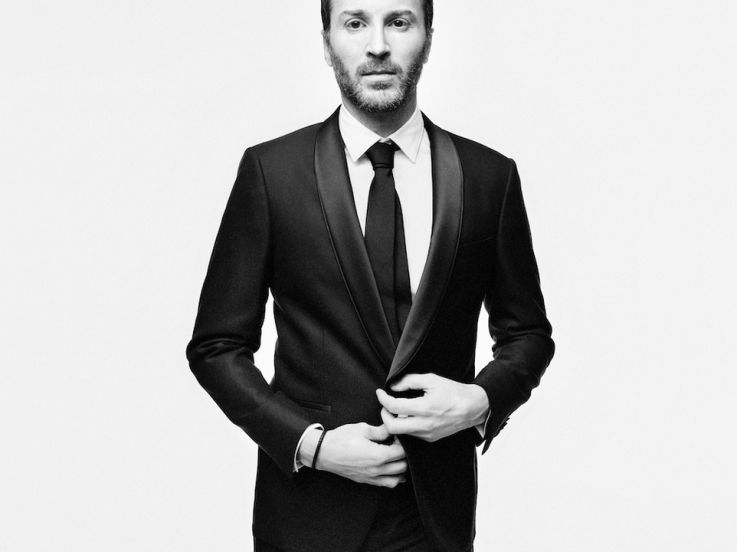 Riopy enflamme les Folies Bergère à Paris avec un spectacle pianistique époustouflant