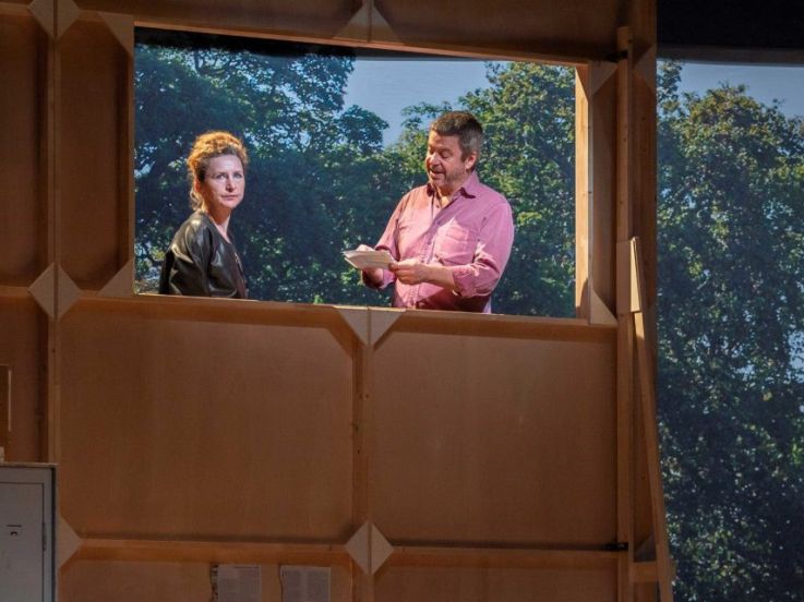 Un Président Ne Devrait Pas Dire Ça : Spectacle incisif à découvrir à l'Espace Carpeaux, Courbevoie