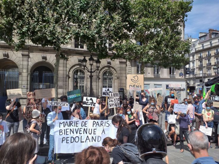 Paris : Christophe Girard, adjoint d'Hidalgo à la culture, démission 