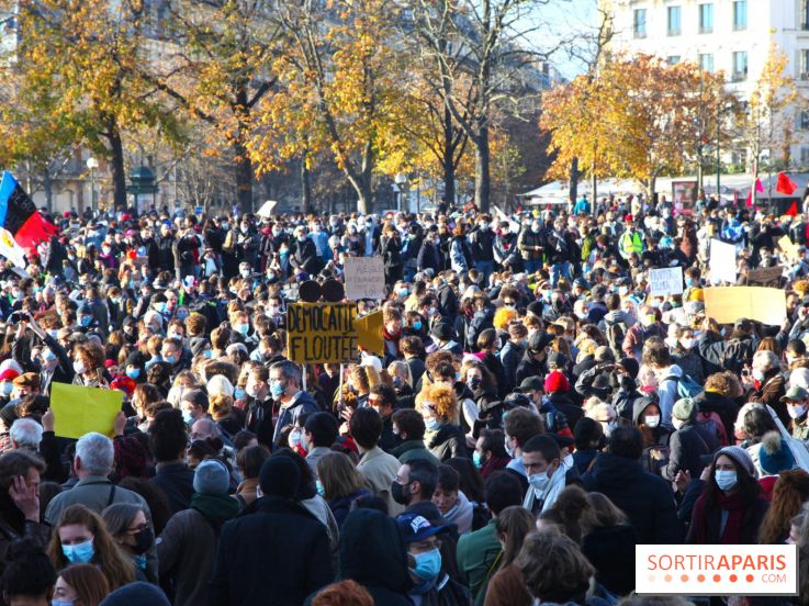 Manifestation pour les libertés place du Palais-Royal à Paris ce samedi 23 janvier 2021
