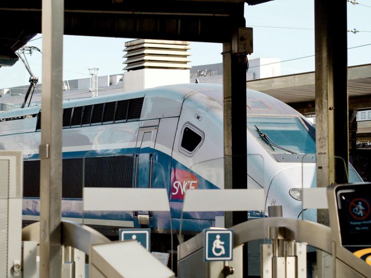 Confinement : hausse de 25% des réservations de trains après l'allocution de Macron, selon la SNCF