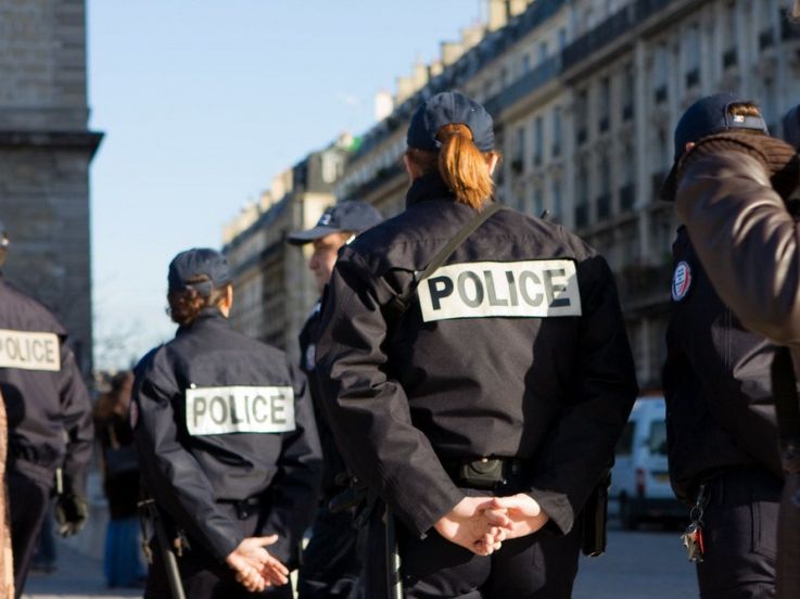 Policiers et gendarmes agressés : Castex promet un durcissement des peines 