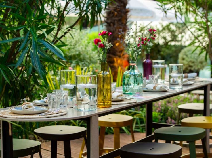 Oceania Paris Porte de Versailles, un hôtel 4* avec piscine et jardin-terrasse de 700m2 