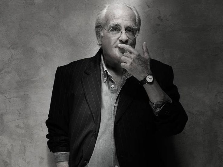 Un écran géant sur le parvis de l'Hôtel de Ville pour rendre hommage à Michel Legrand